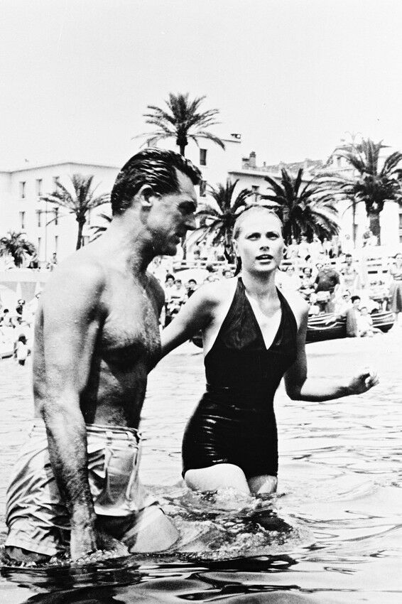 To Catch A Thief Cary Grant Bare Chested Swimming With Grace Kelly ...