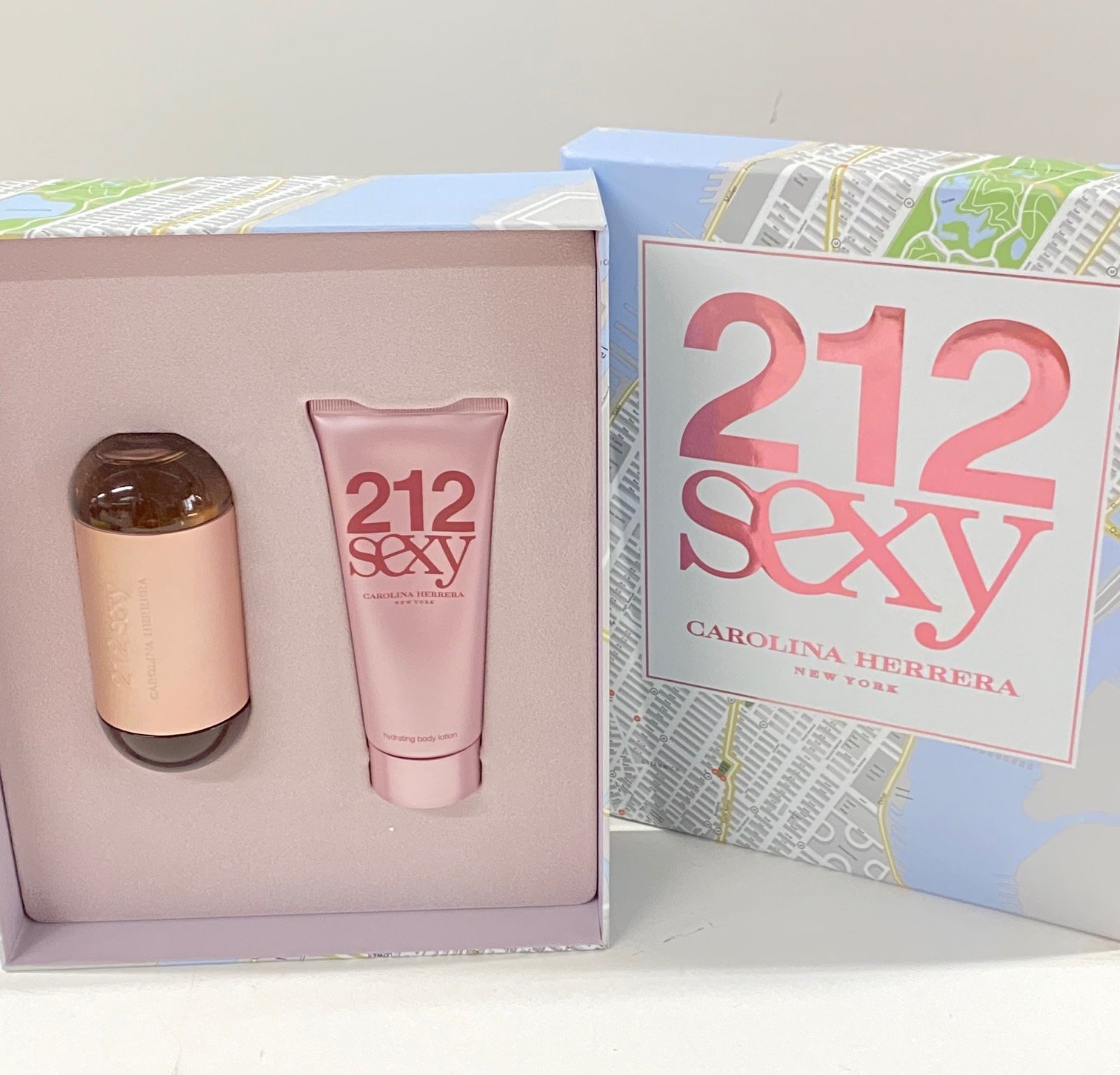 Primary image for 212 SEXY by CAROLINA HERRERA WOMEN 2 Pcs SET - NEW WITH COLORFUL BOX