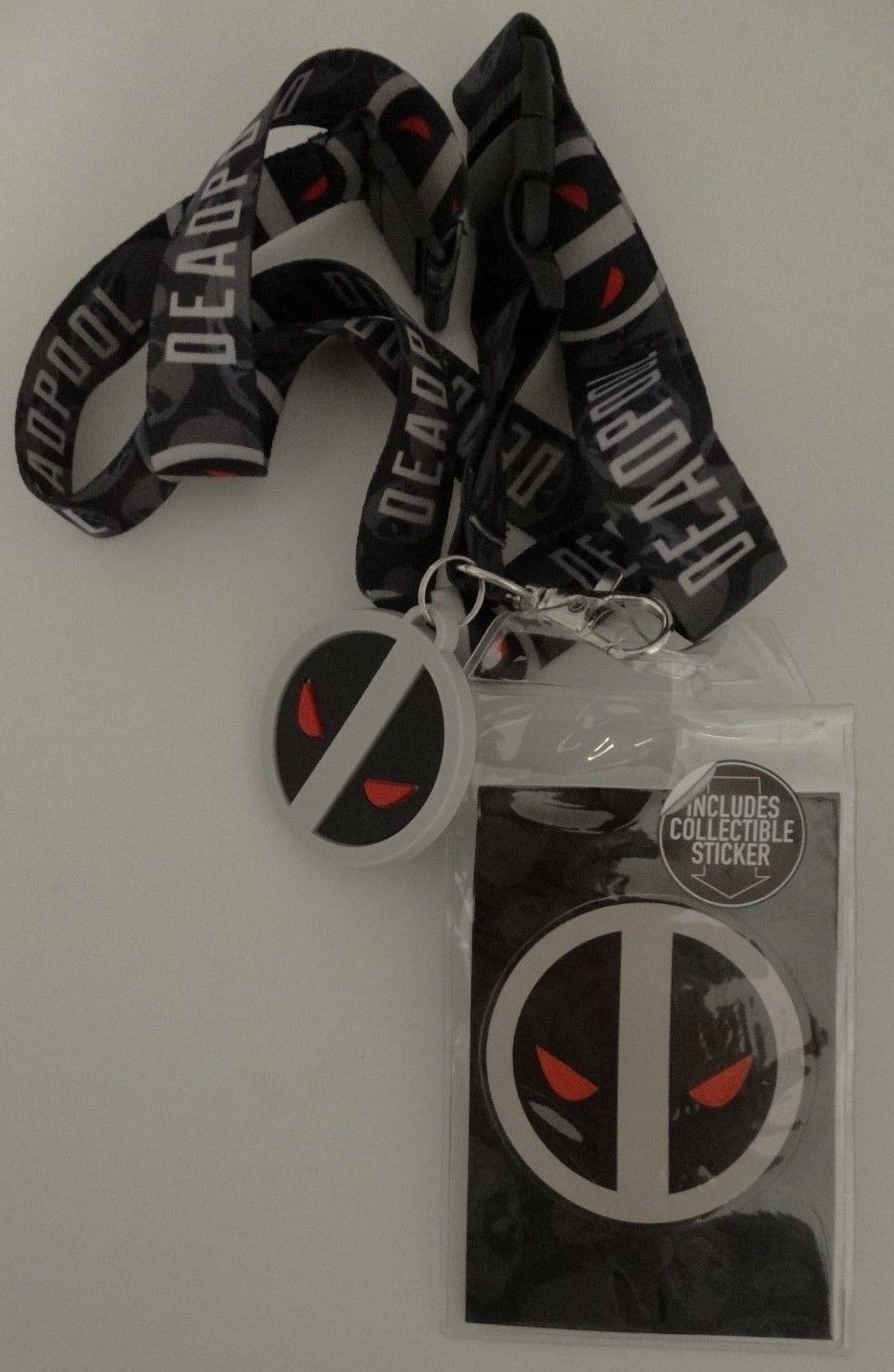 SONY PLAYSTATION EXTRA WIDE CONVENTION STYLE LANYARD BADGE ID HOLDER KEYCHAIN