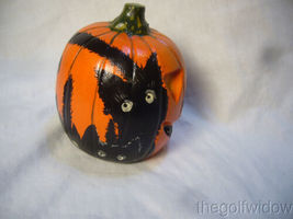 Vaillancourt Folk Art Halloween Tails Pumpkin Signed by Judi image 4