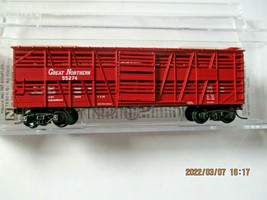 Micro-Trains # 03500022 Great Northern 40' Stock Car with Sheep Load N-Scale image 1