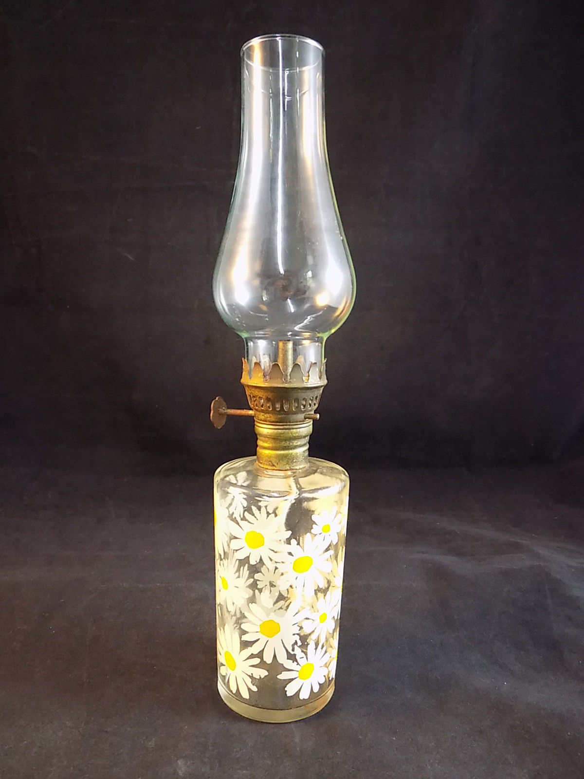 Vintage Hurricane Oil Lamp Um 10 75 T And 50 Similar Items Vintage Hurricane Oil Lamp Um 10 75 T Clear With Daisy Motif And Shade