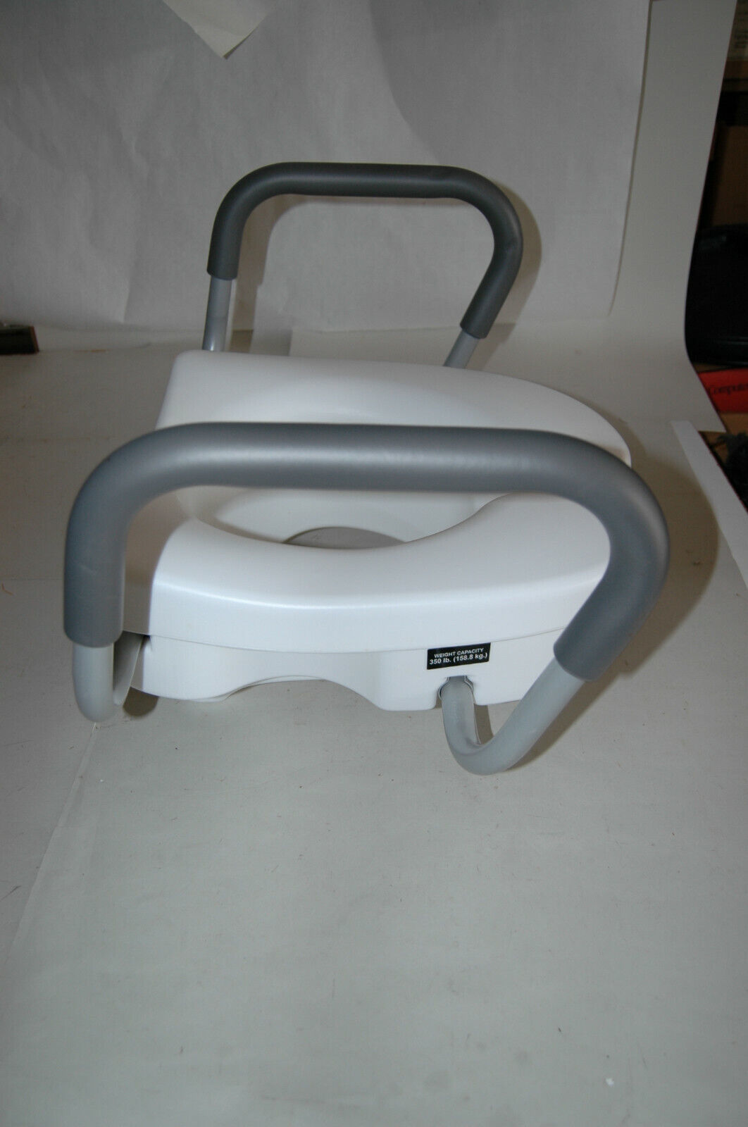 Equate Locking Raised Toilet Seat w/adjustable comfort Handles, White Toilet Seats