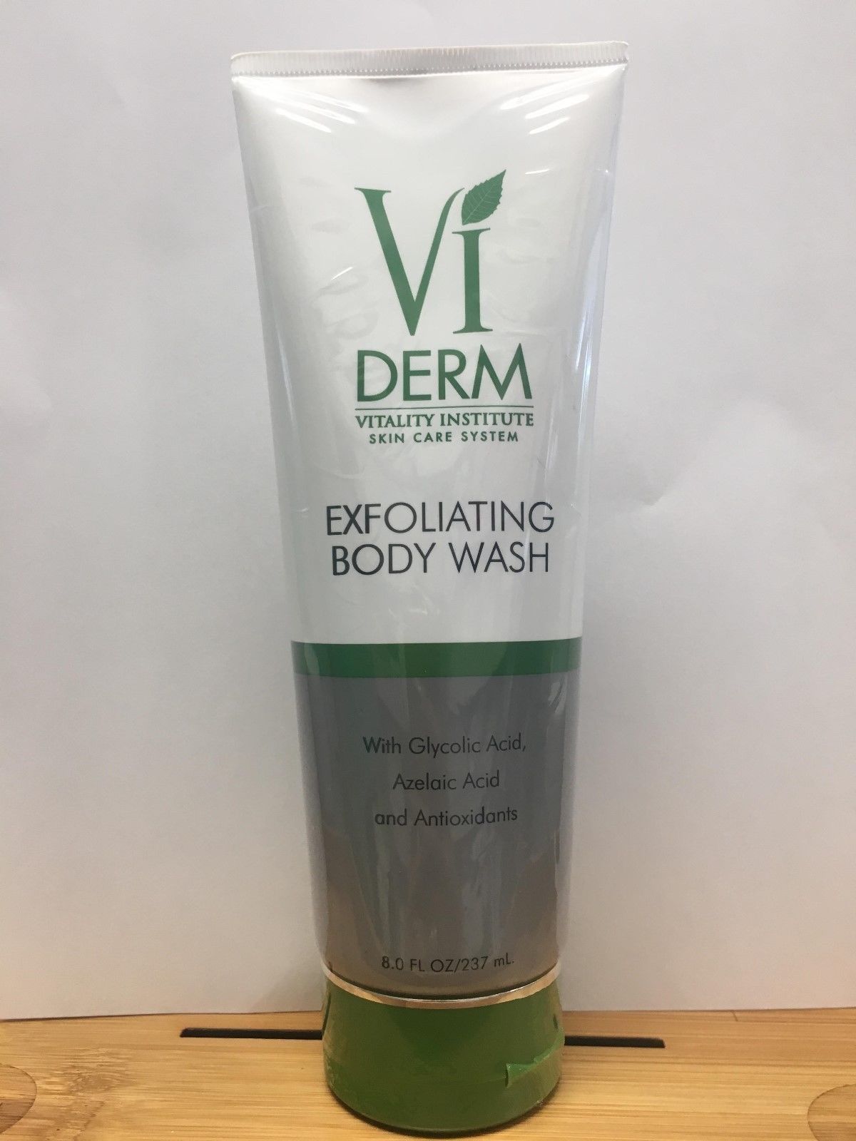 VI DERM EXFOLIATING BODY WASH 8 oz with Glycolic Acid Brand New Sealed