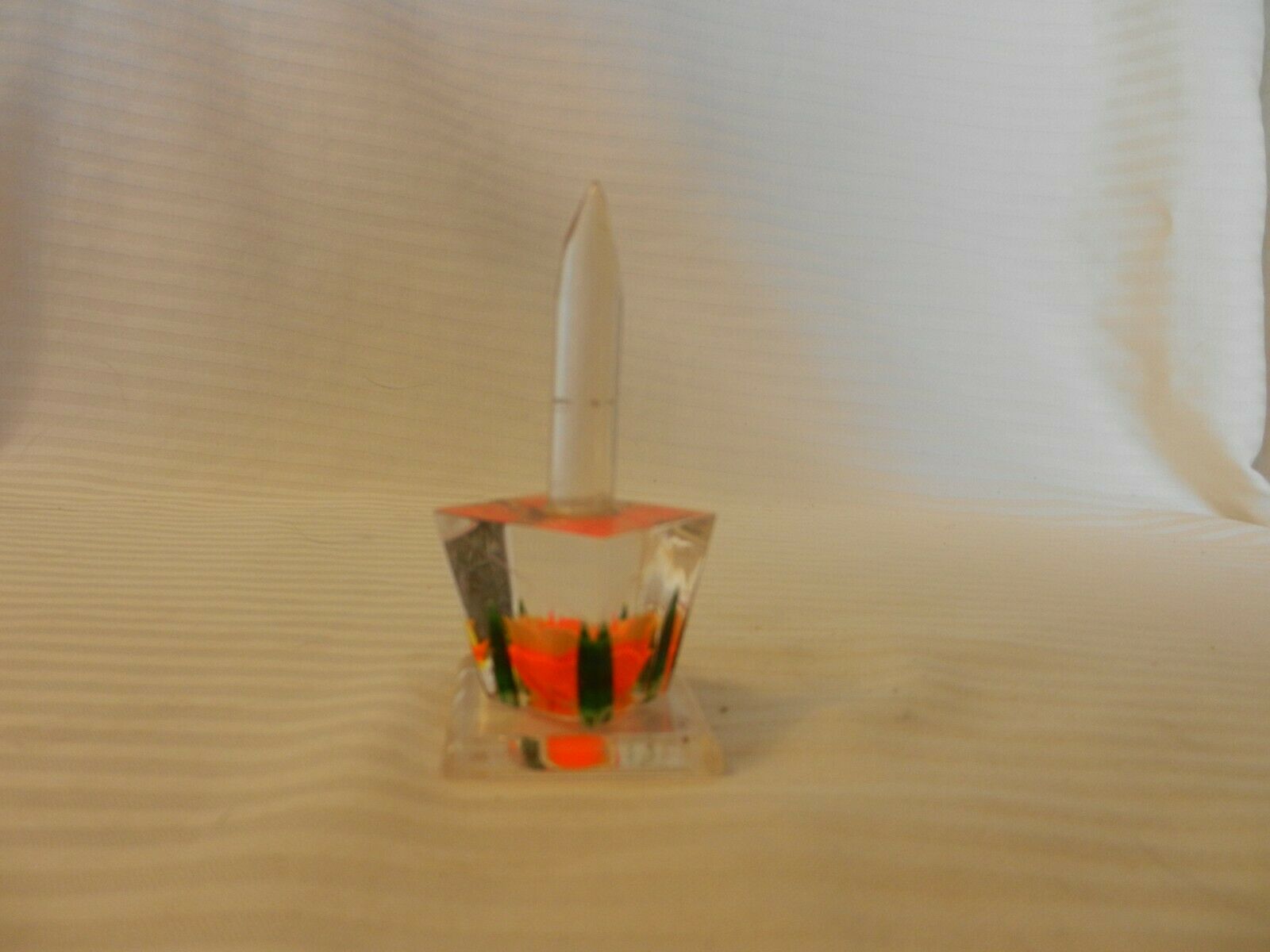 Primary image for Acrylic Ring Holder With Yellow, Orange & Green Flower in Base