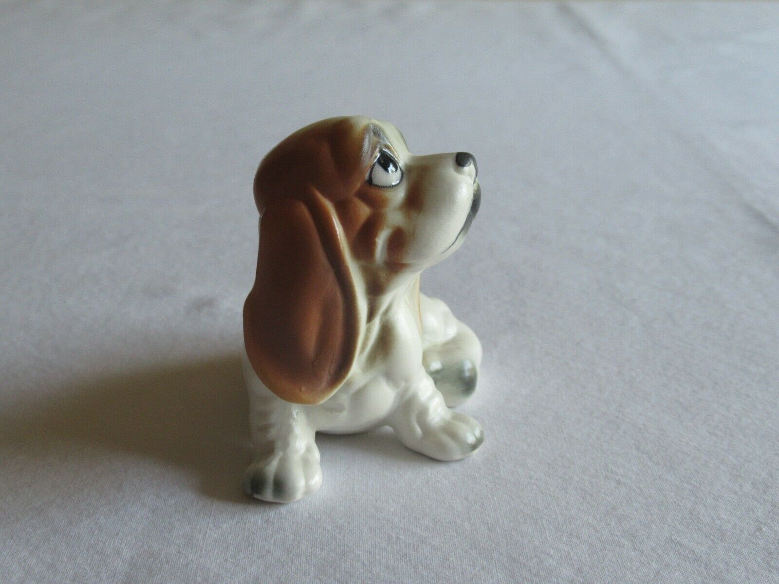 hound figurine