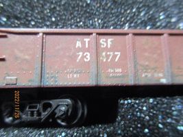 Micro-Trains # 99305031 Atchison, Topeka & Santa Fe Weathered Gondolas 2 Pack (N image 5