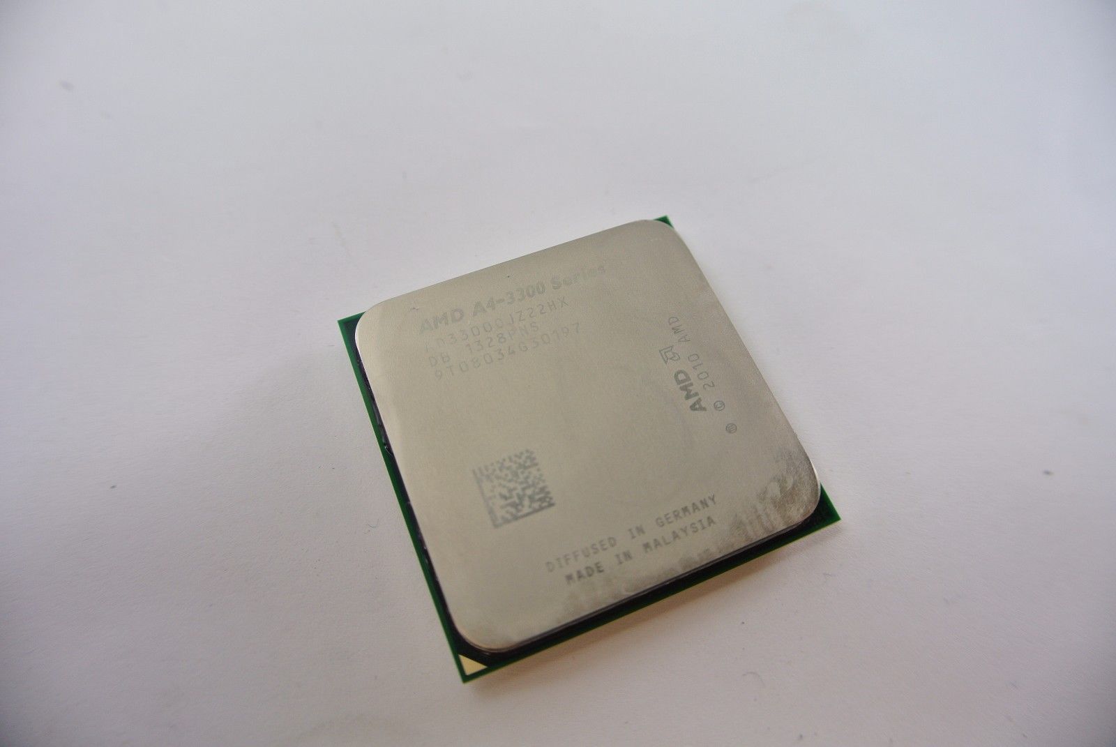 AMD A4-3300 AD33000JZ22HX 2.5 GHz Dual-Core Socket FM1 Processor cpu