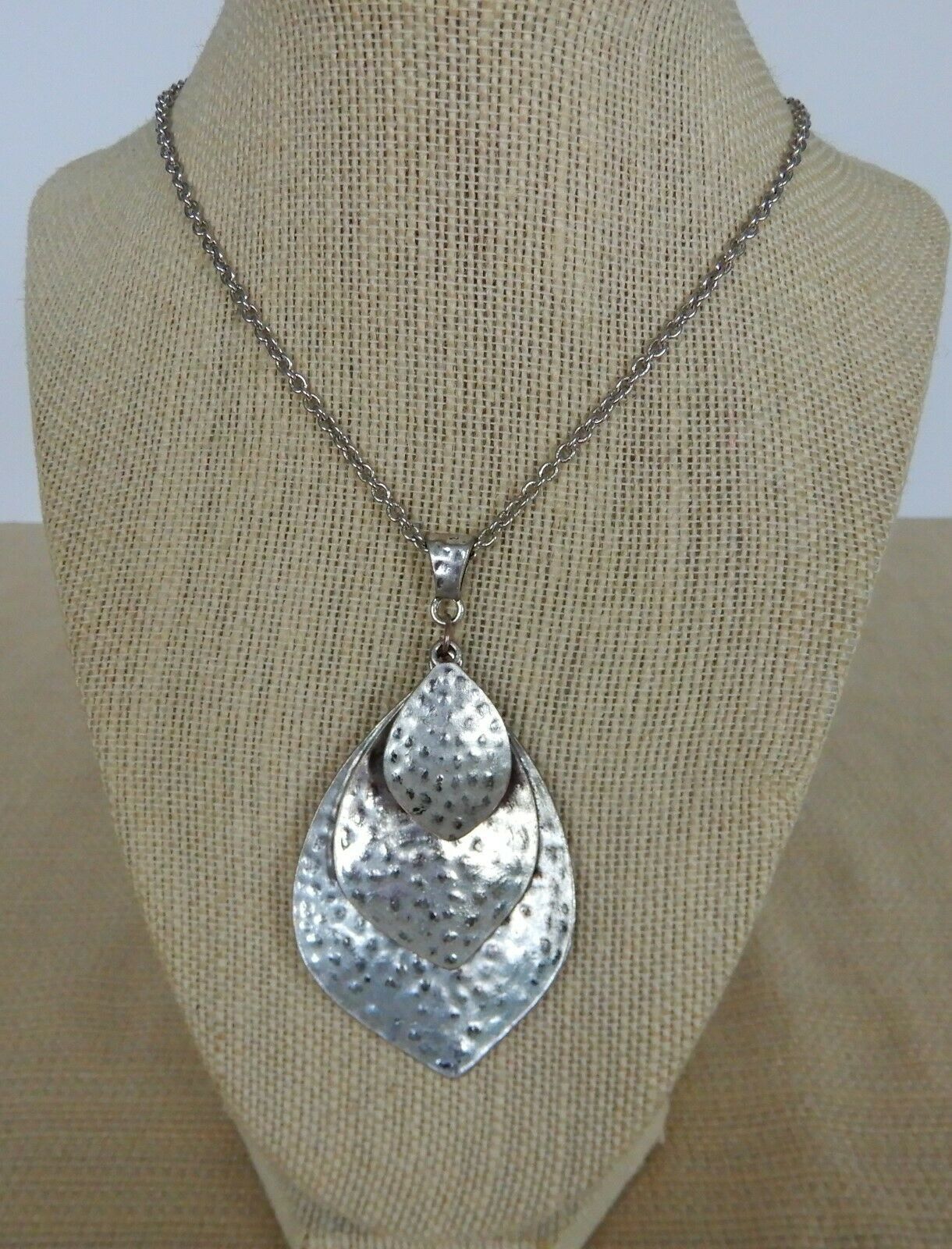 Primary image for Lovely vtg silver tone hammered metal three layer abstract leaf pendant necklace