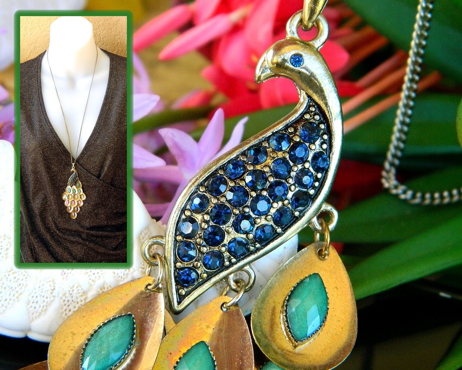 Vintage Pretty PEACOCK Aqua Blue Rhinestones Necklace with Chain