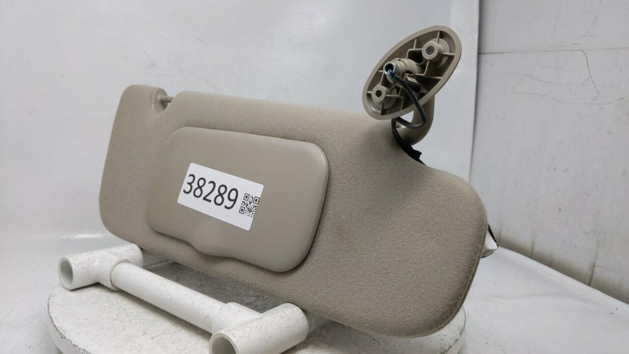 20022004 Jeep Liberty Passenger Right Sun Visor Sunvisor Tan 38289 Sun Visors