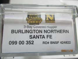 Micro-Trains # 09900352 Burlington Northern Santa Fe 3-Bay Hopper N-Scale image 7