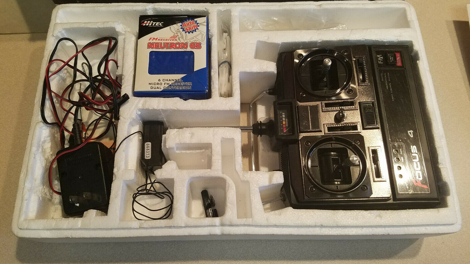 HITEC DIGITAL PROPORTIONAL RADIO CONTROL FOCUS 4 FM SYSTEM AIRCRAFT