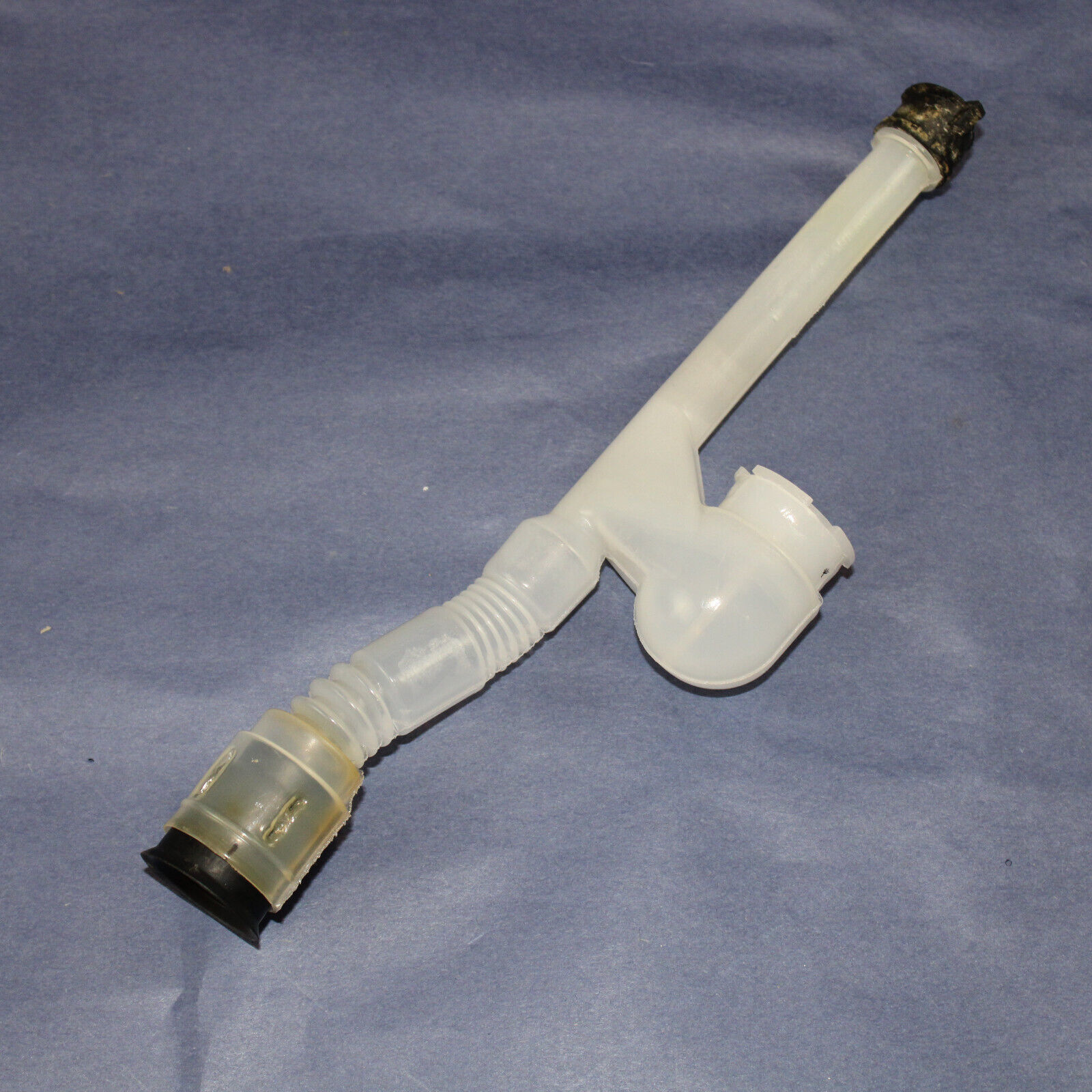 LG Refrigerator Drain Tube Assembly (AJR74166101) {P6152