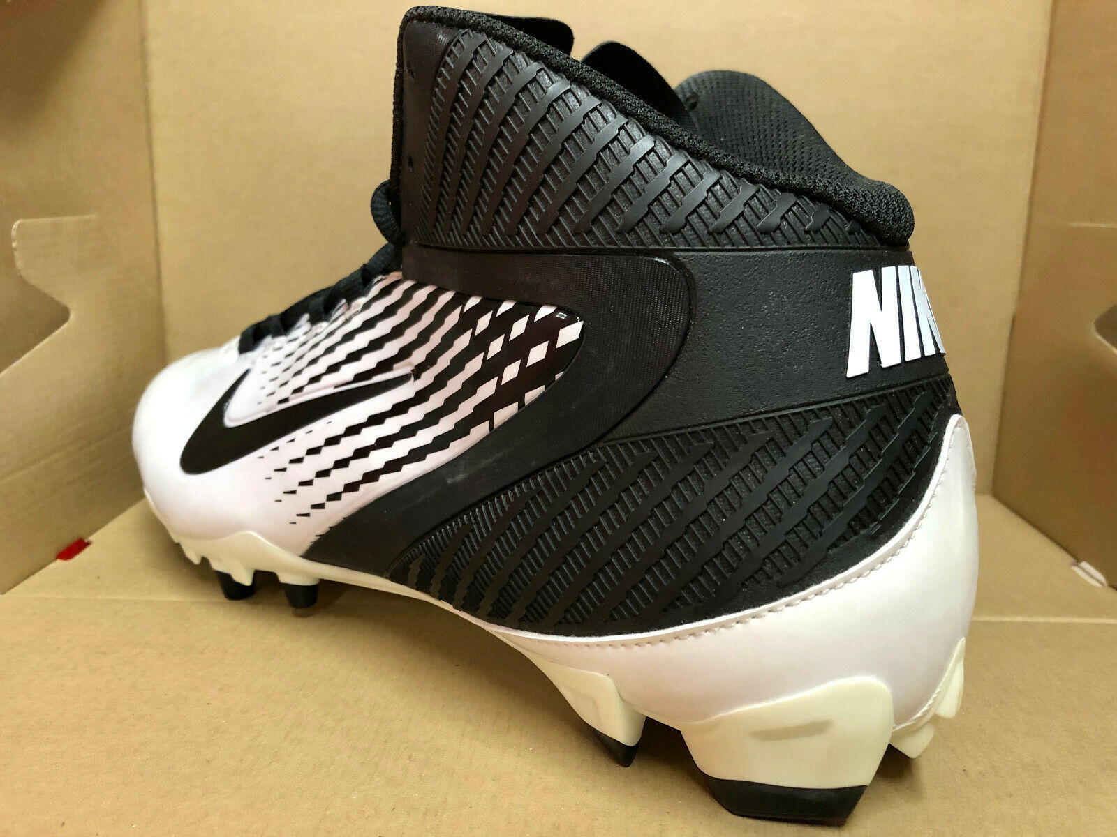 nike alpha speed football cleats