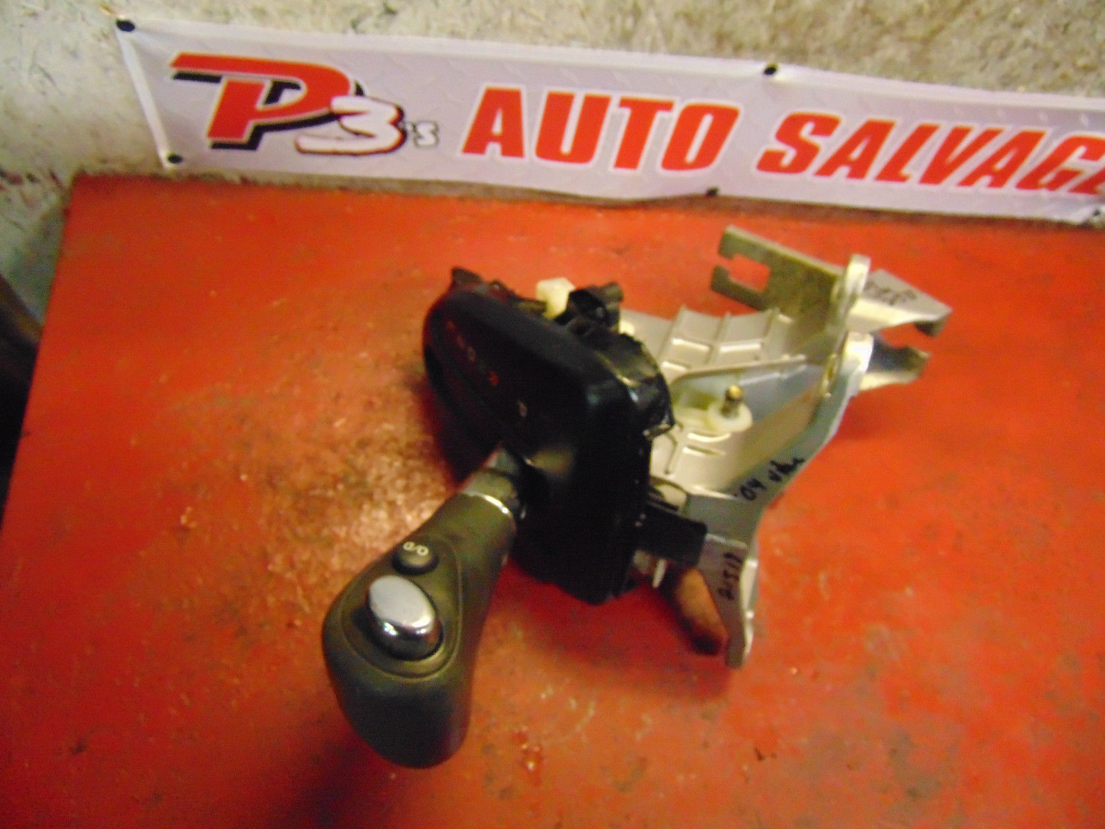 03 04 Pontiac Vibe oem automatic transmission shifter assembly ? 05 06