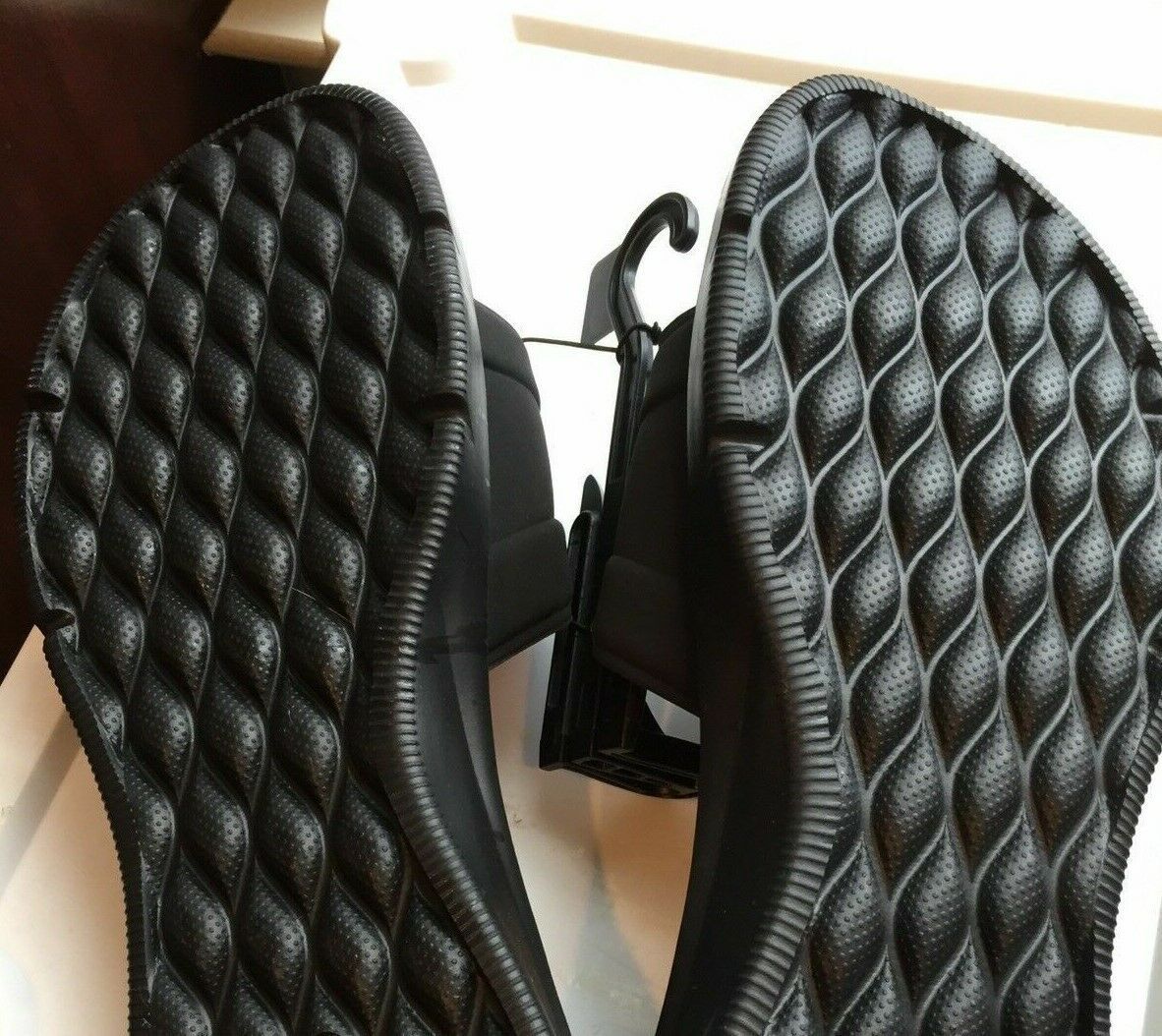 athletic memory foam flip flops