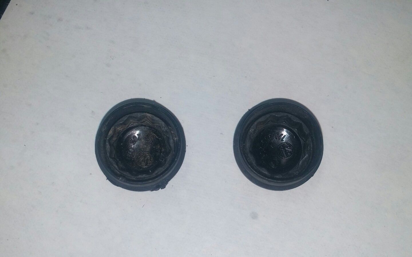 Windshield Wiper Bolt Cover Caps 9305 VW Jetta Golf GTI MK3 MK4 R32