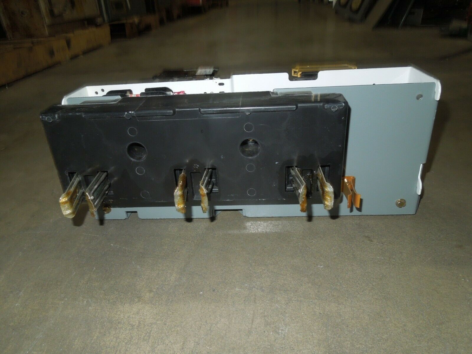 Allen Bradley 2406B 3/4HP MCC IEC FVR Starter Bucket 1-1.5A Overload 6. ...