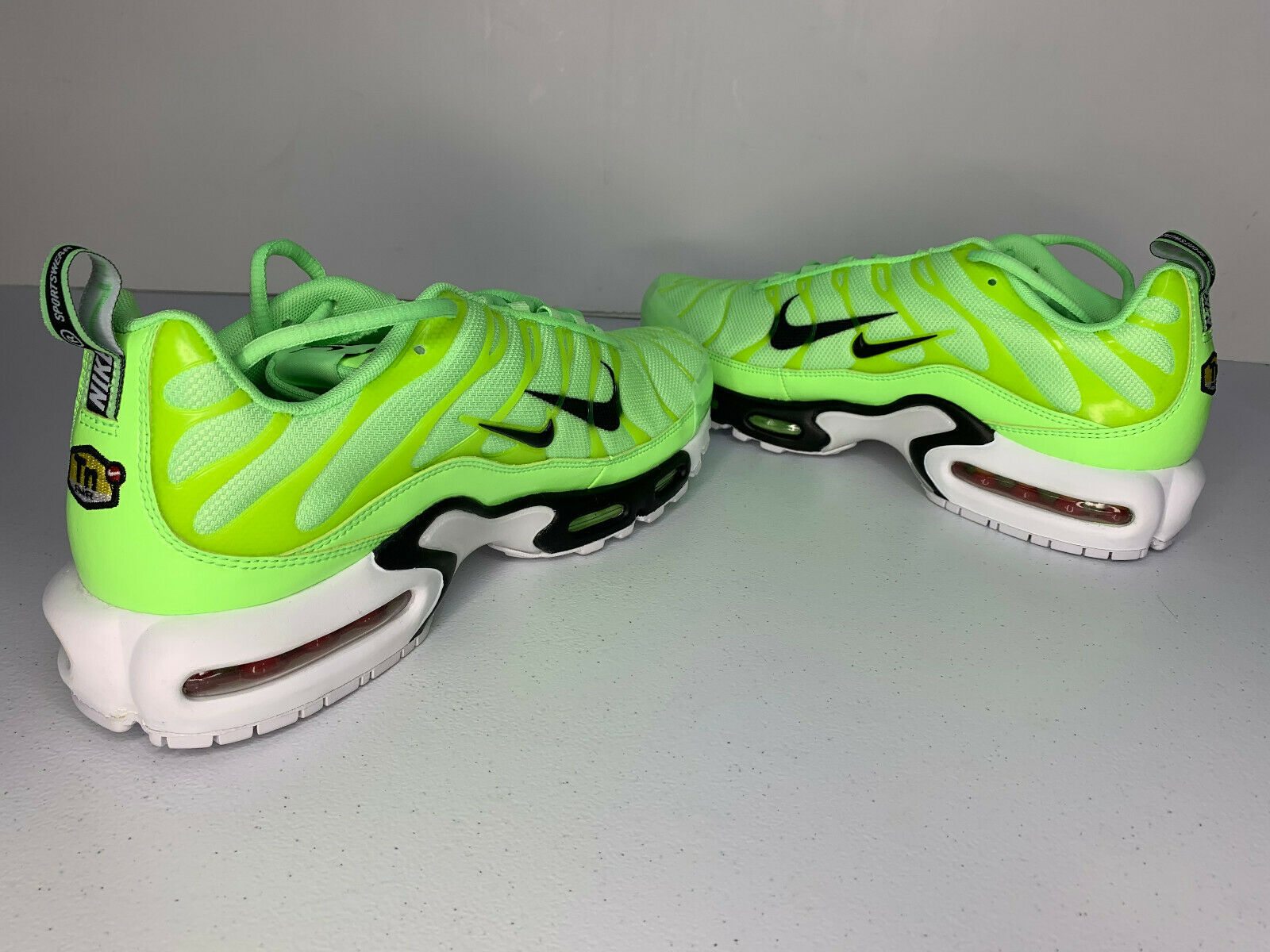nike air max plus lime green