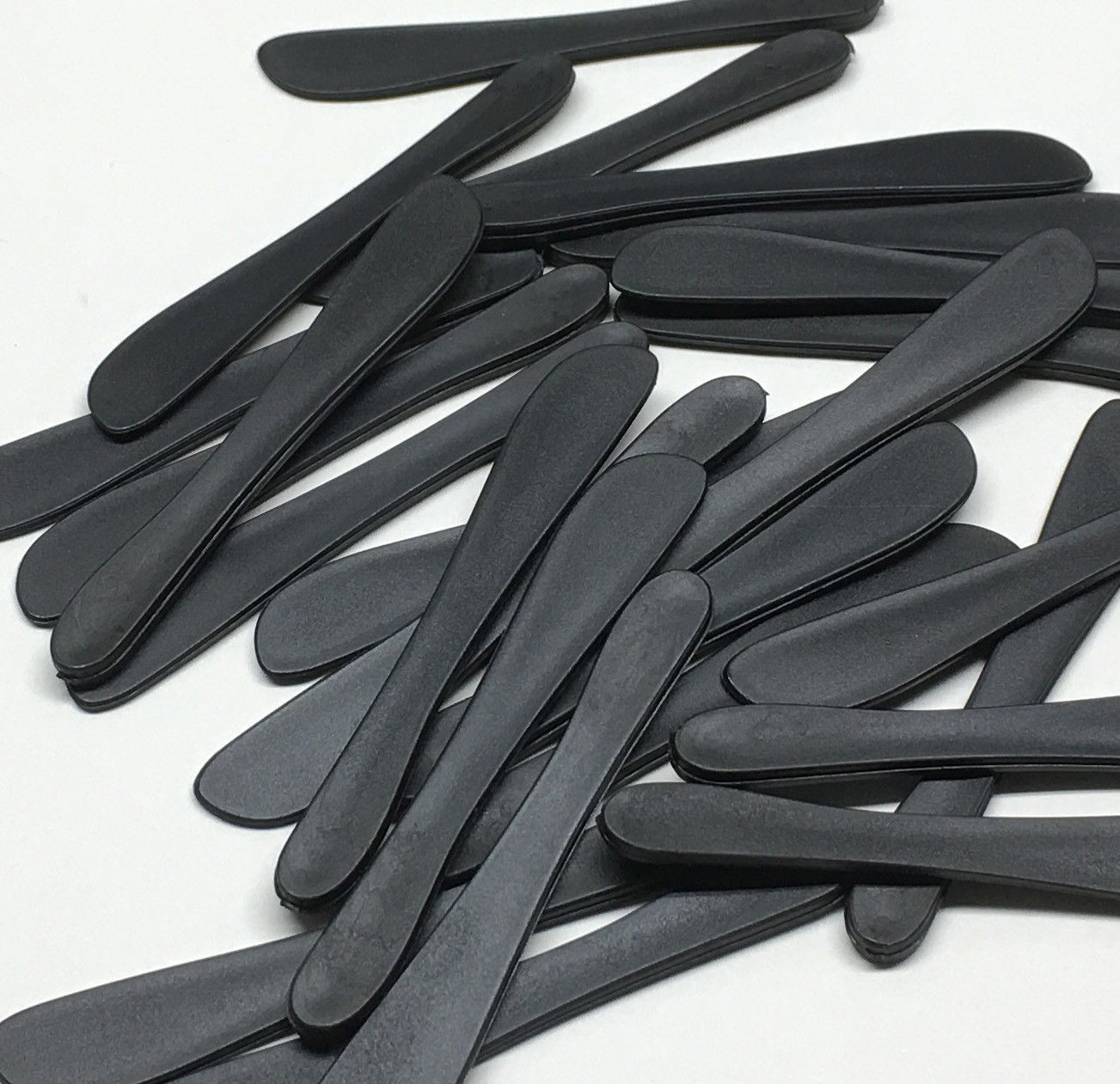 100 Cosmetic Spatulas Black Rounded Tip Plastic Makeup Mixing Stirring