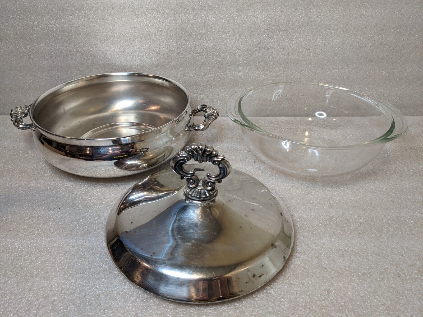 VINTAGE F.B Rogers Silver Co 1546 Silverplated  Soup Dish w/ Pyrex Bowl - $23.79