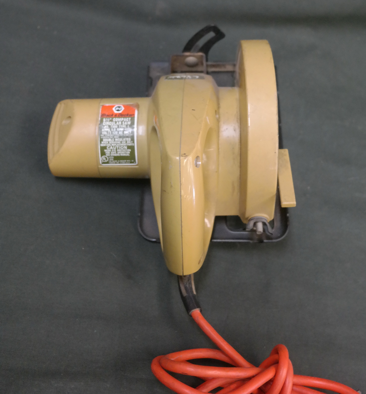 Black & Decker 5 1/2" Compact Circular Saw 7300 Type 1 Corded