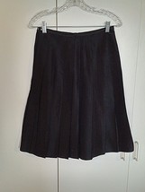 Gap Ladies Black Pleated Acetate SKIRT-SZ 1-BARELY WORN-FULLY LINED-LIGHTWEIGHT - $6.99