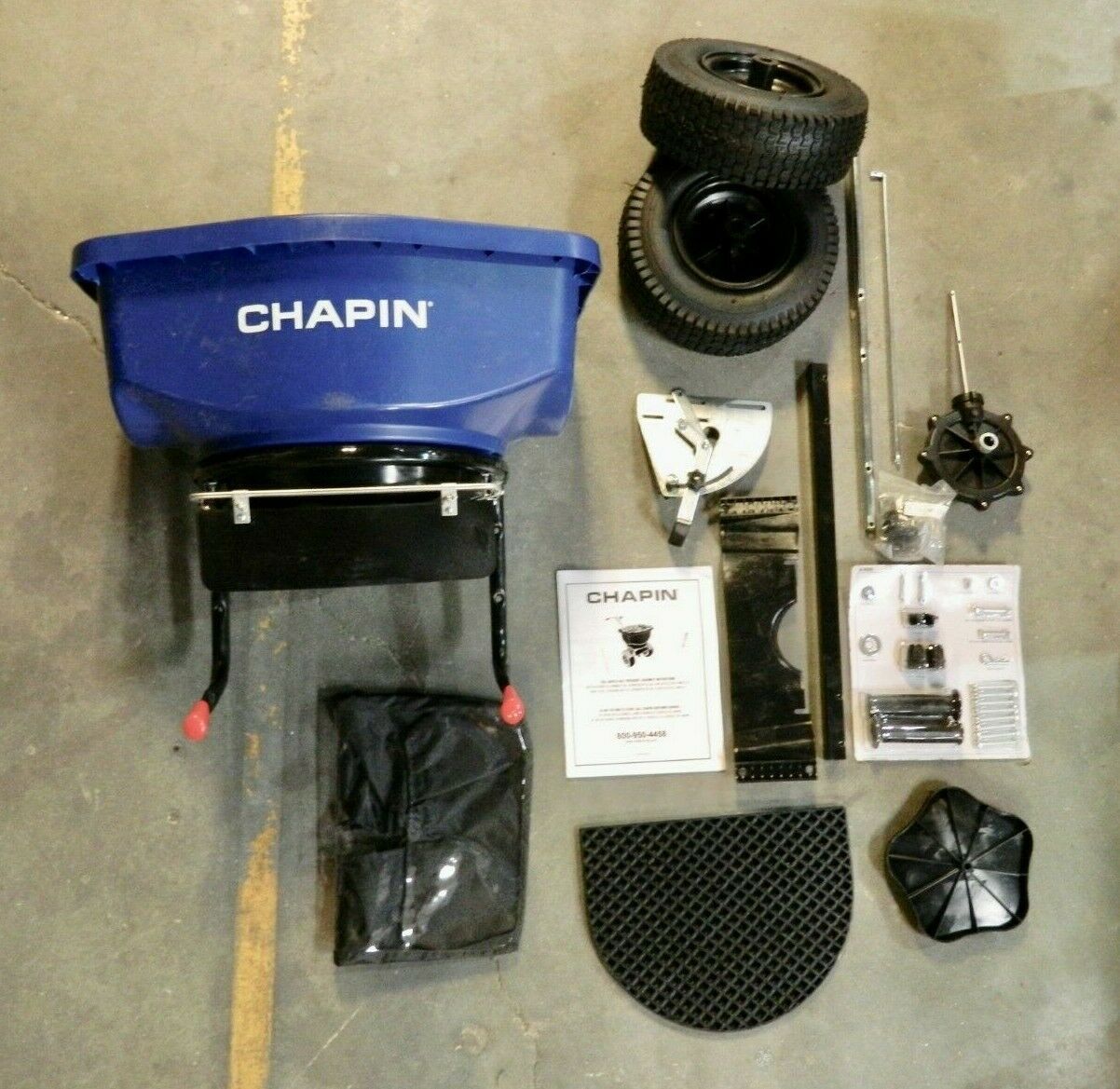 Chapin Contractor Broadcast Salt/Ice Melt Spreader 80 lb Cap 82088B