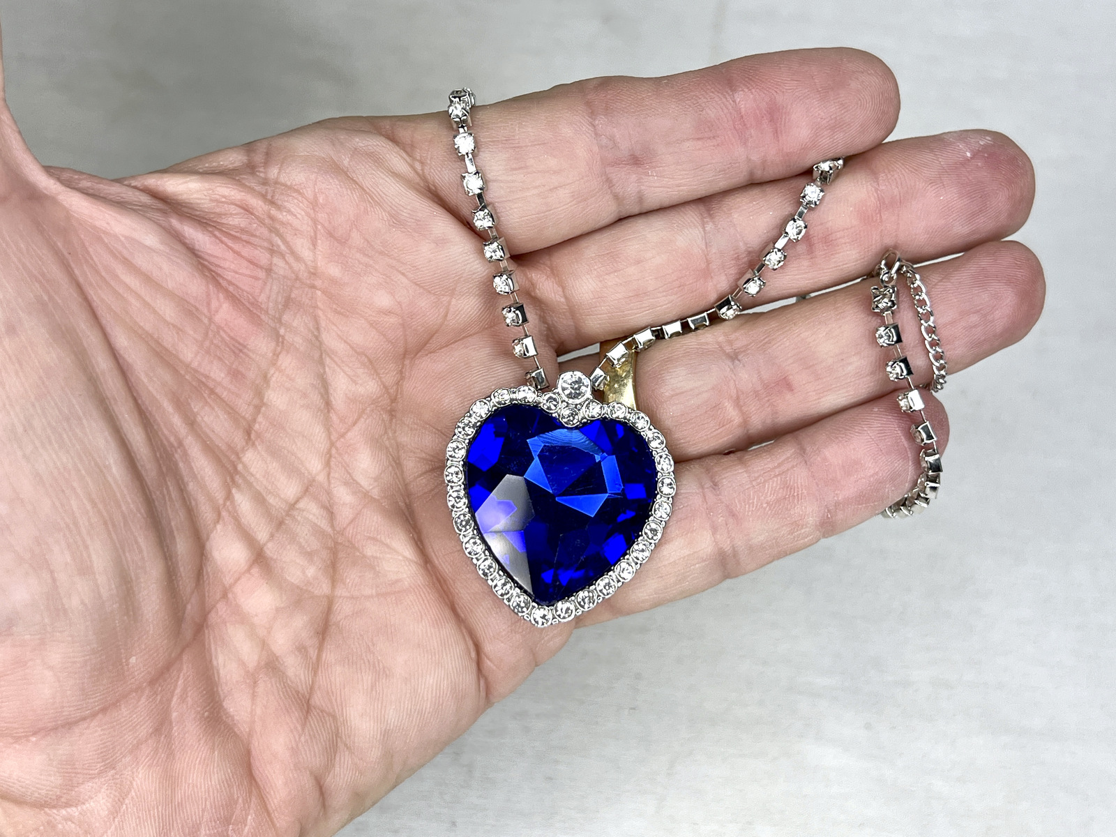 Titanic Heart Of The Ocean Necklace Real Prop Replica Display Plaque Titanic Heart Of The Ocean Necklace Real Prop Replica Display Plaque