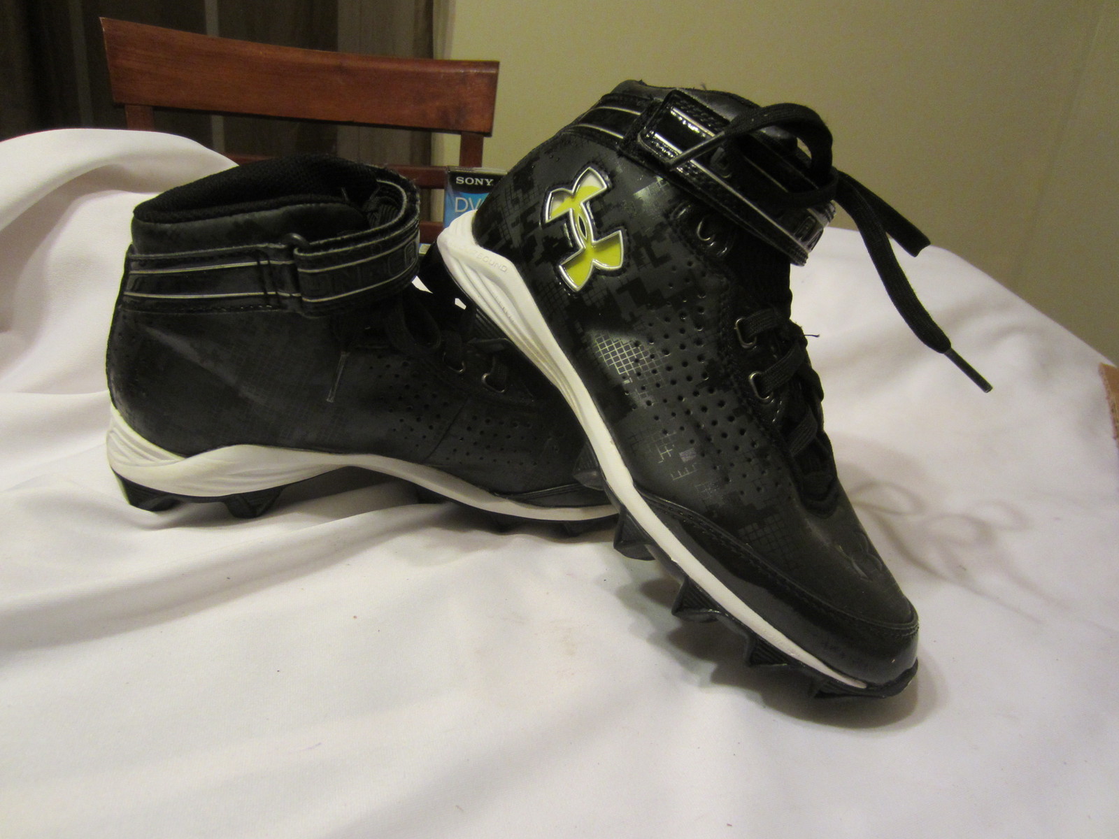 youth football cleats size 3