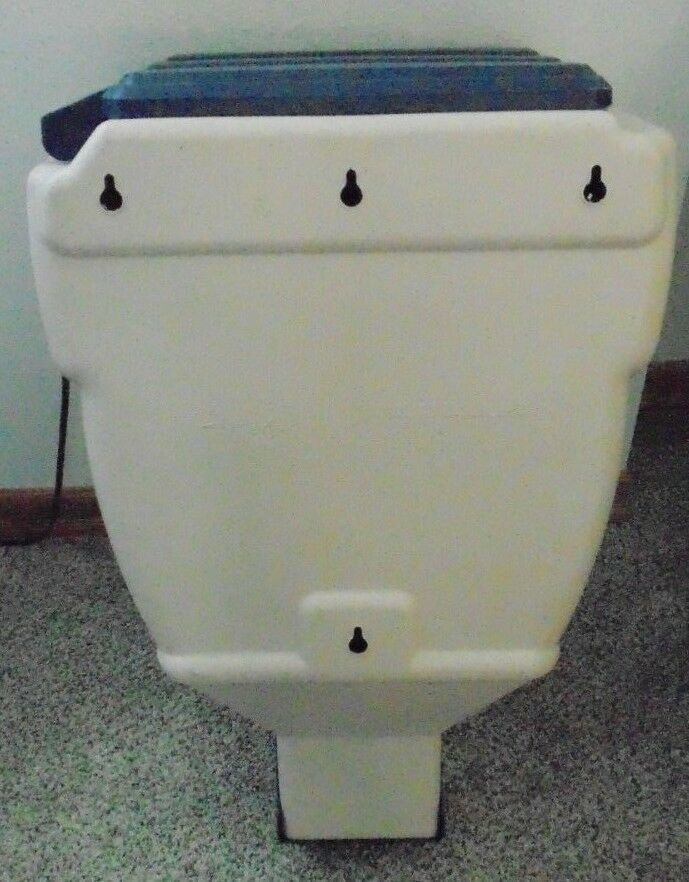 Gently Used Blitz PourNStor Wall Mount Pet Food Dispenser & Storage