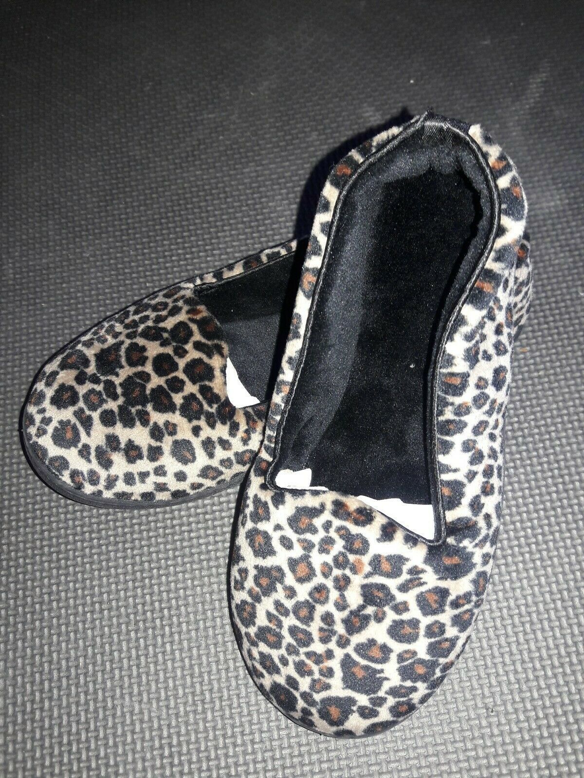 dearfoam leopard print slippers