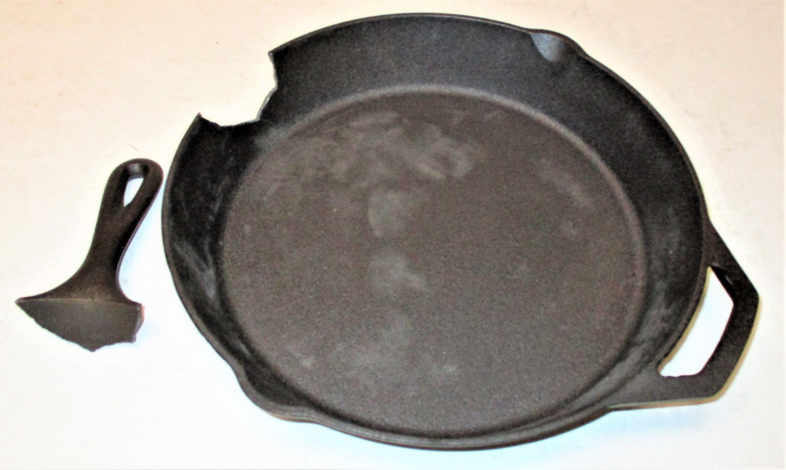 AS IS Ozark Trail 12'' Cast Iron Skillet FOR REPAIR Cookware