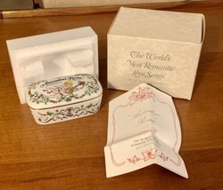 Franklin Mint World's Most Romantic Song Porcelain Music Box “Arrivederci Roma” - $14.96