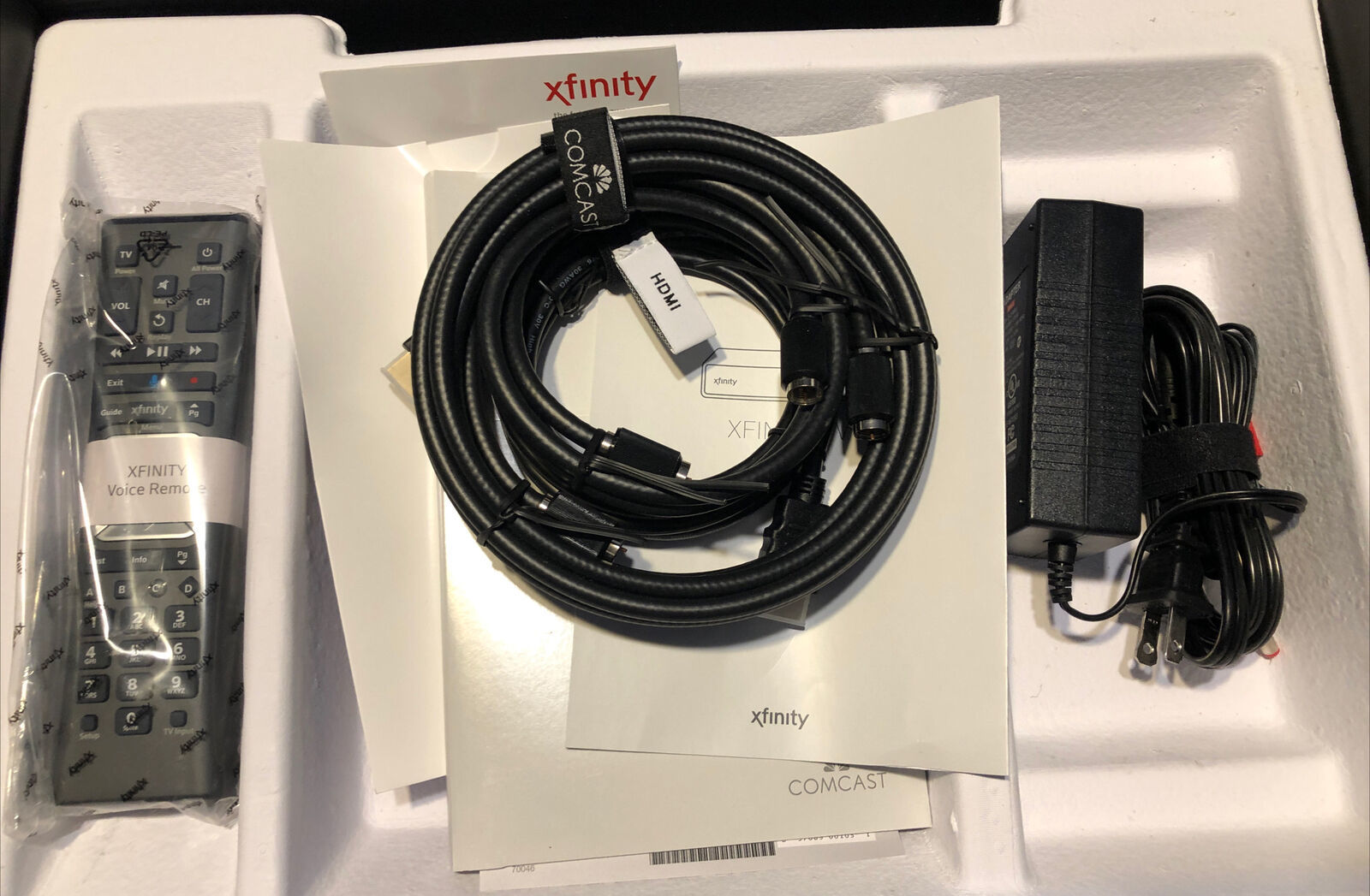 Xfinity TV Box Model AX013ANC With Cables And Remote Cable TV Boxes