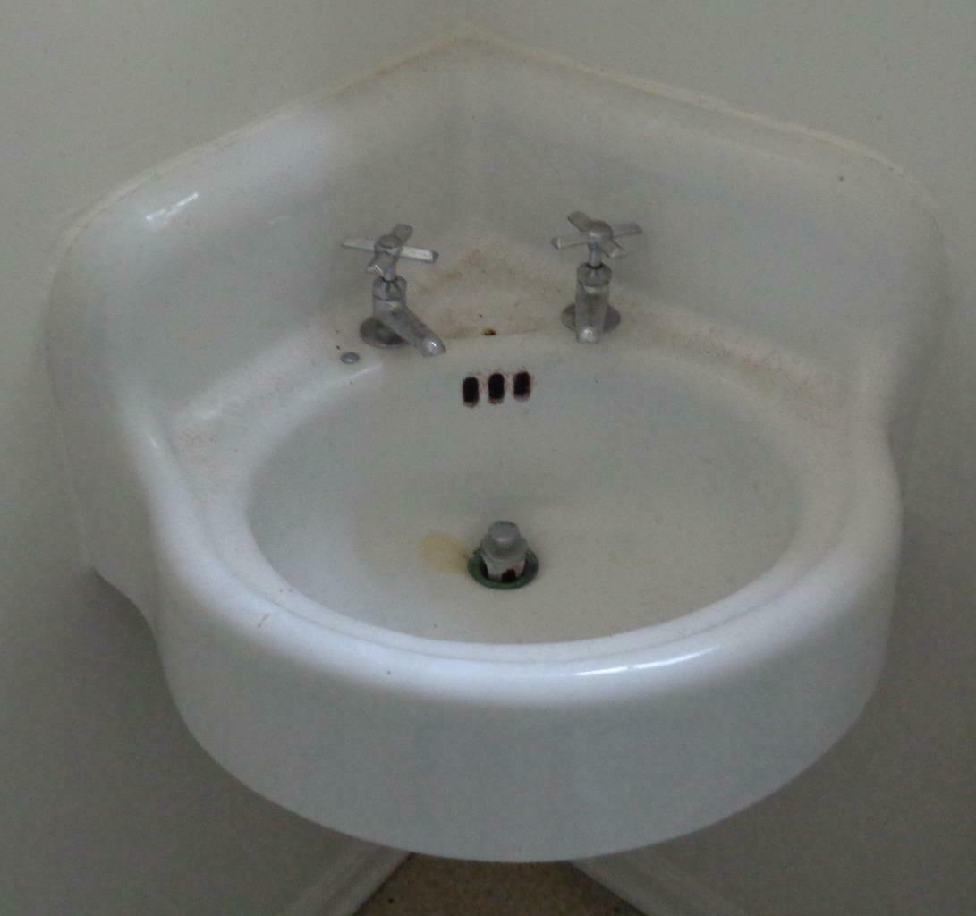 Details about   Reclaimed Vintage Kohler  28" x 28" Cast Iron White Corner Sink As Found. 