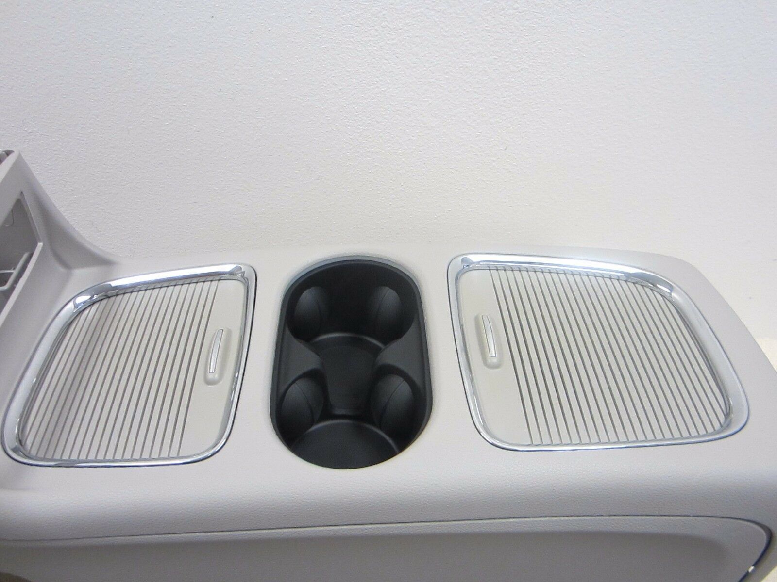 2011 2014 DODGE GRAND CARAVAN CREW OEM CENTER FLOOR CONSOLE 778N Consoles & Parts