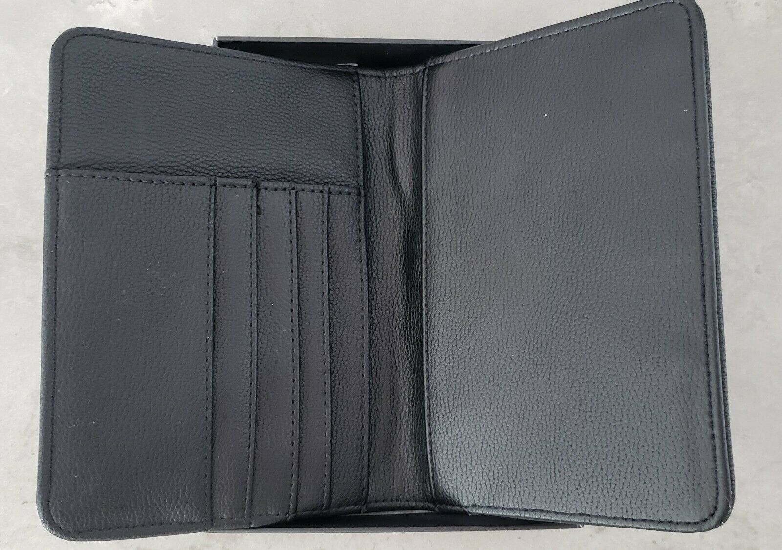 GUESS BLACK PASSPORT CASE / WALLET ID & Document Holders