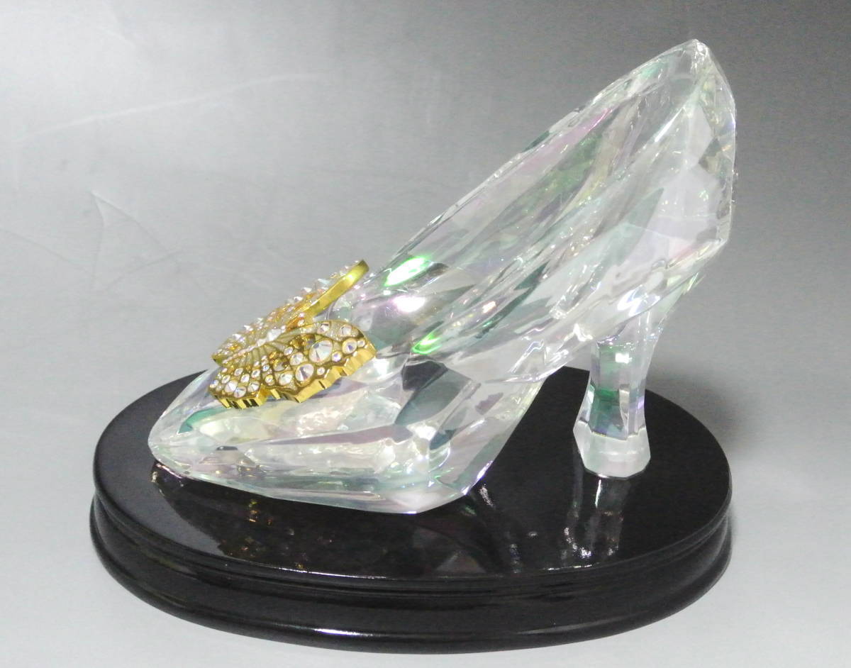 Disney Store 2015 Cinderella Glass Shoes Swarovski Ripper World 500