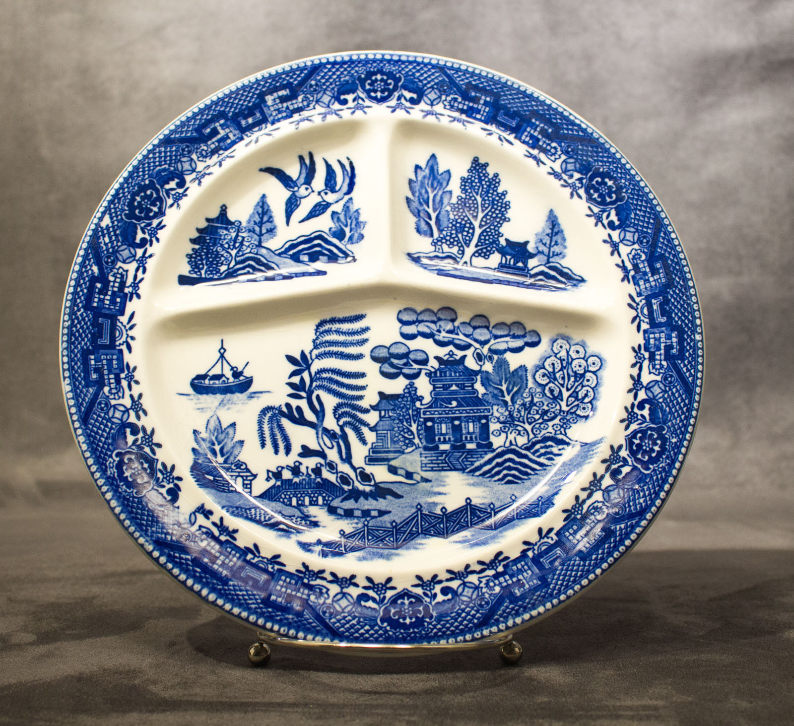 Antique Moriyama Blue Willow China Divided Dinner Plate 11