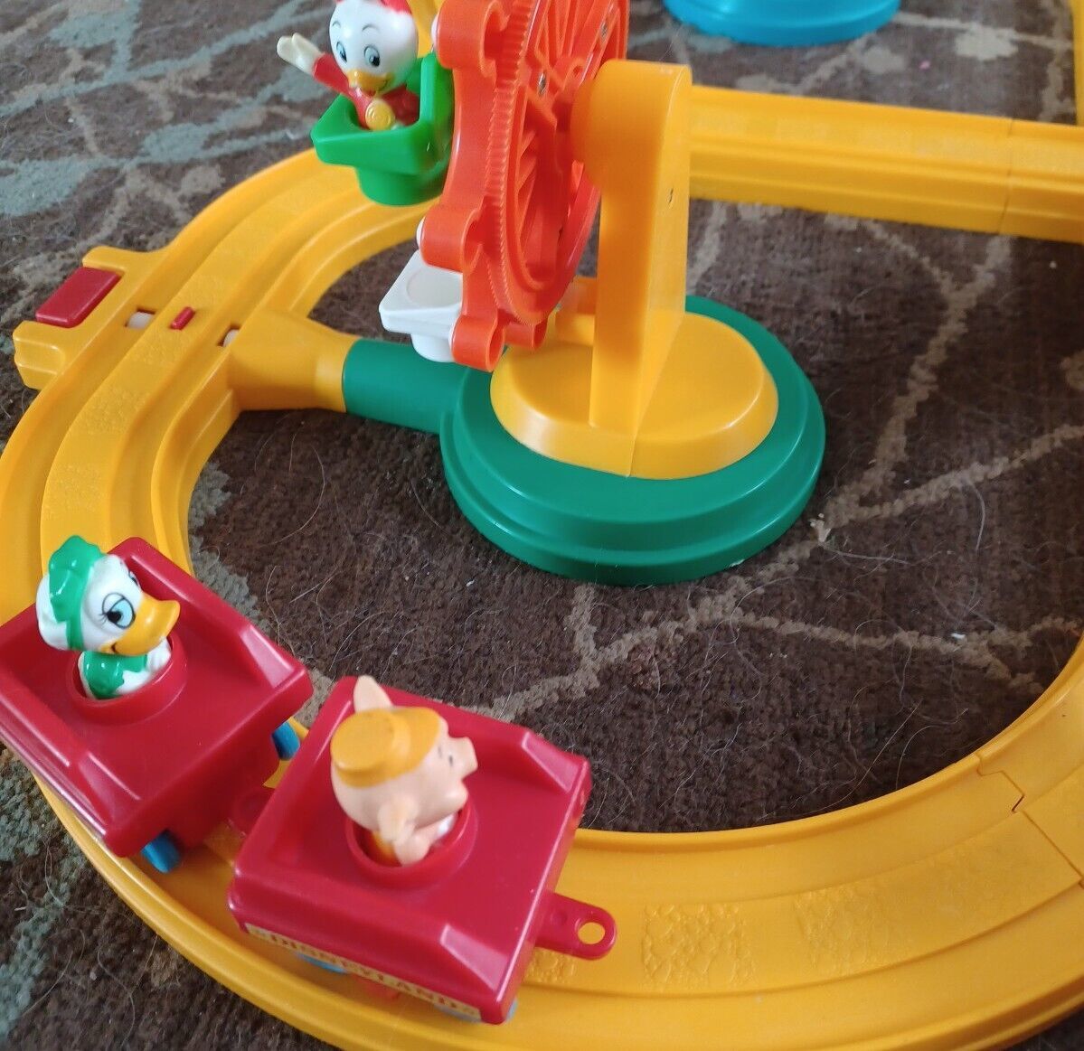 VTG DISNEYLAND Playset 1986 Playmates 36 PC DISNEY TOY TRAIN SET