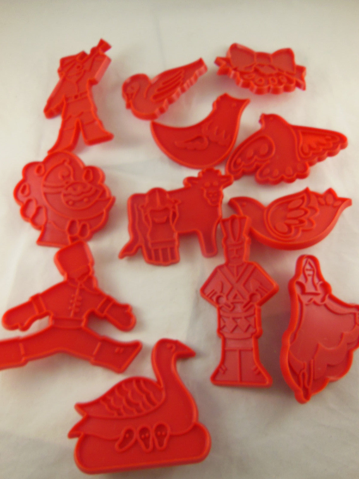 Vintage Chilton set of 12 Days of Christmas Red Plastic Cookie Cutters