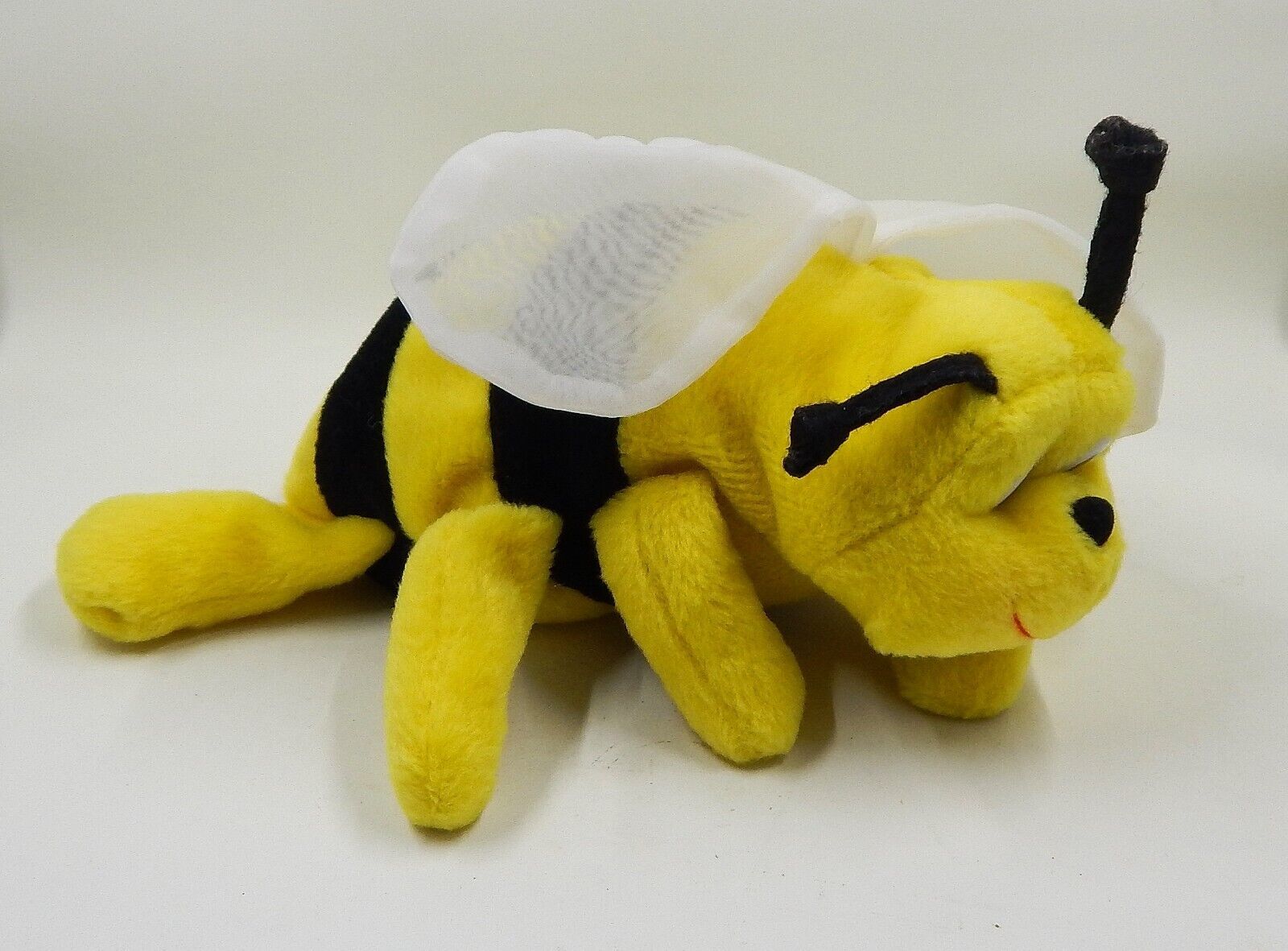Ganz Lizzy Bumble Bee Bean Bag Plush Stuffed Animal Plastic Eyes CH1608