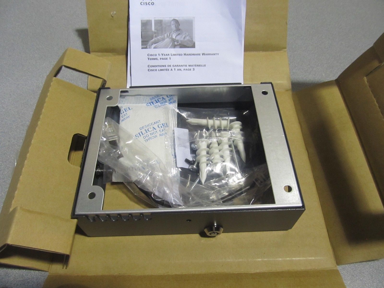 Cisco Wall Mount Kit for 7900 Series IP Phones CP-LCKNGWALLMNT 7910,7940,7960
