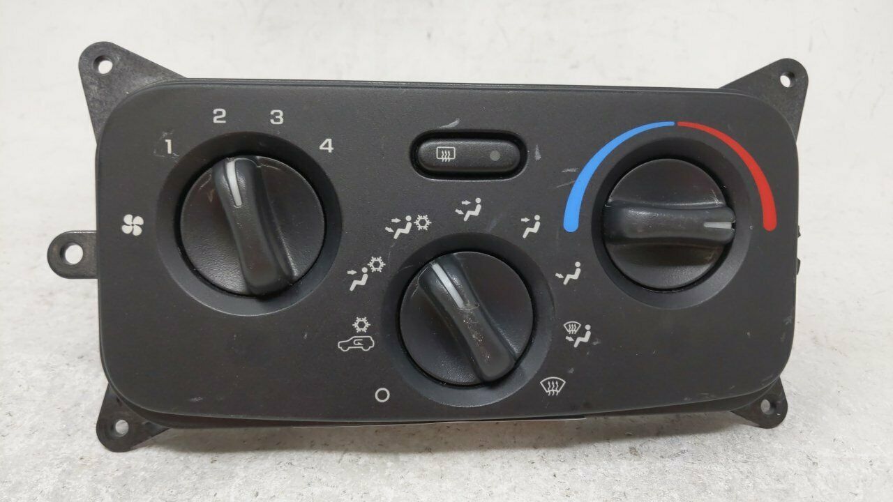 20022003 Jeep Liberty Ac Heater Climate Control P55037533ad 52322 A