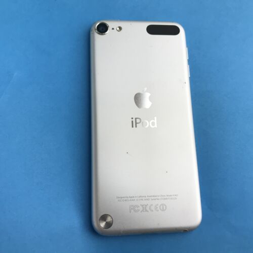 Apple iPod Touch 5th Generation Model A1421 Silver 16GB U6770 iPods