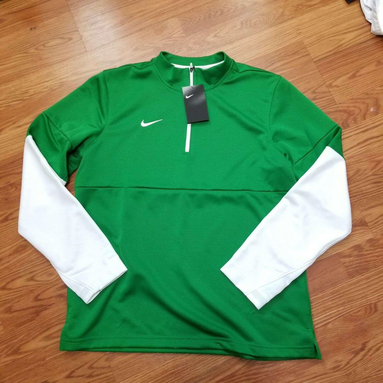 nike team pullover