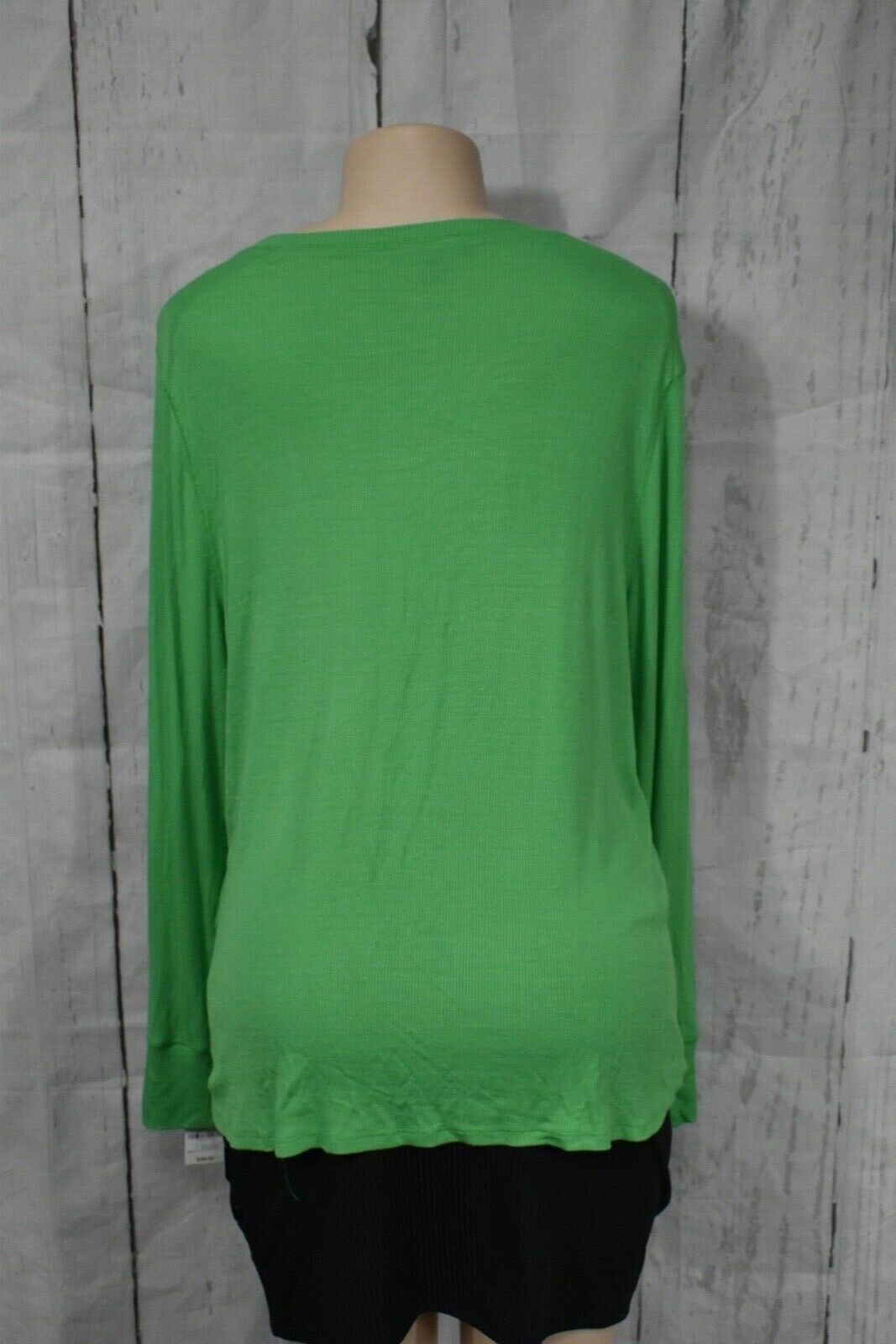 women's long sleeve green t shirt