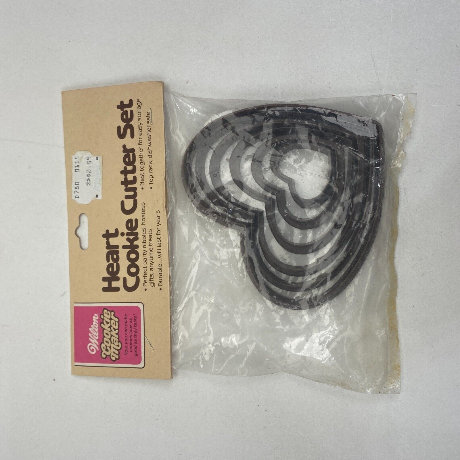 Primary image for Wilton 6 Piece Heart Nesting Plastic Cookie Cutter Set, Stencil, Valentine, Love